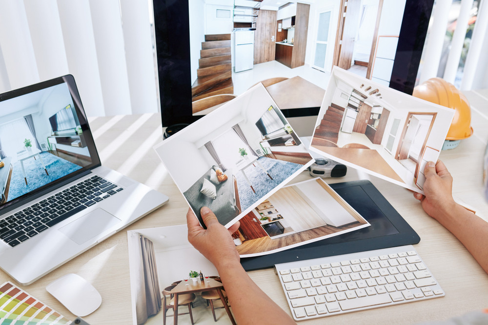 человек рассматривает дизайн-проект квартиры дизайнерские идеи, противоречащие нормам перепланировки